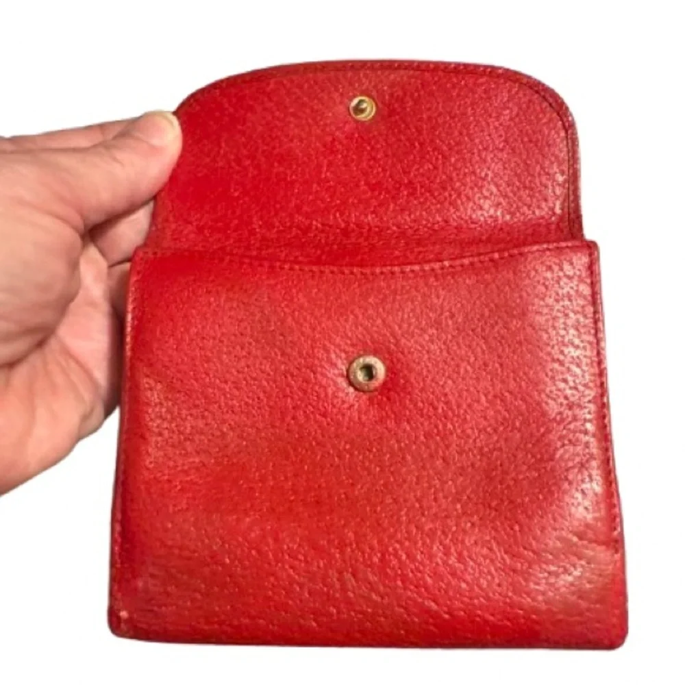 Vintage Authentic Gucci Red Leather Bifold Wallet Gold Buckle Clasp 1665⁠